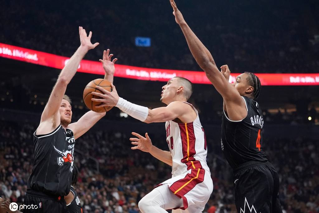 阿德巴约24+11英格拉姆38分 热火不敌猛龙